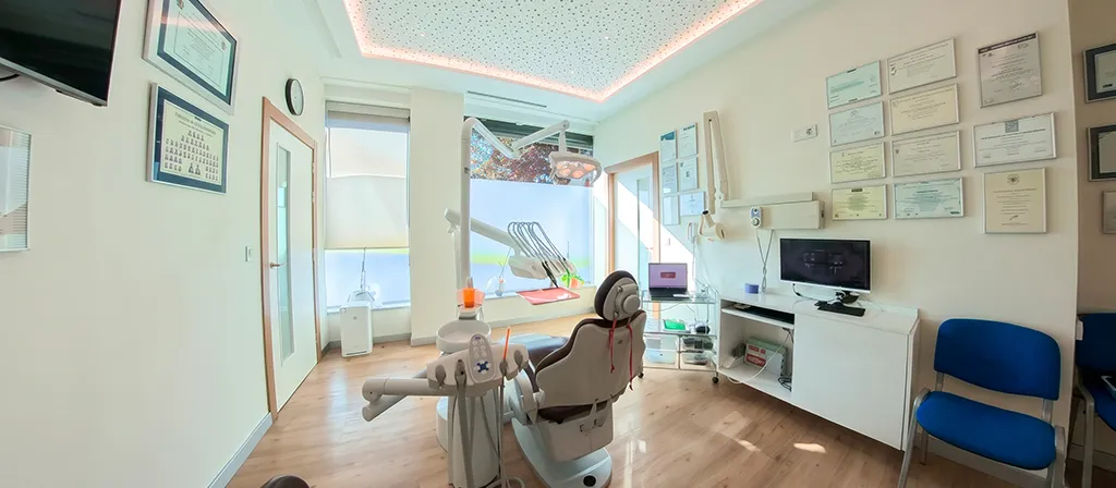 Clinica Dental Leon Monica Valenzuela 0003-Dental-Monica-Valenzuela